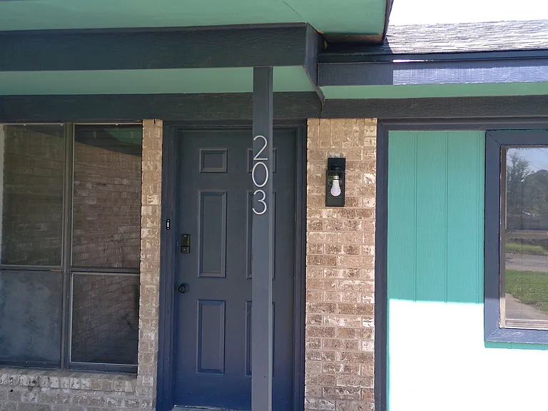 203 Idylwood Dr — Photo 4