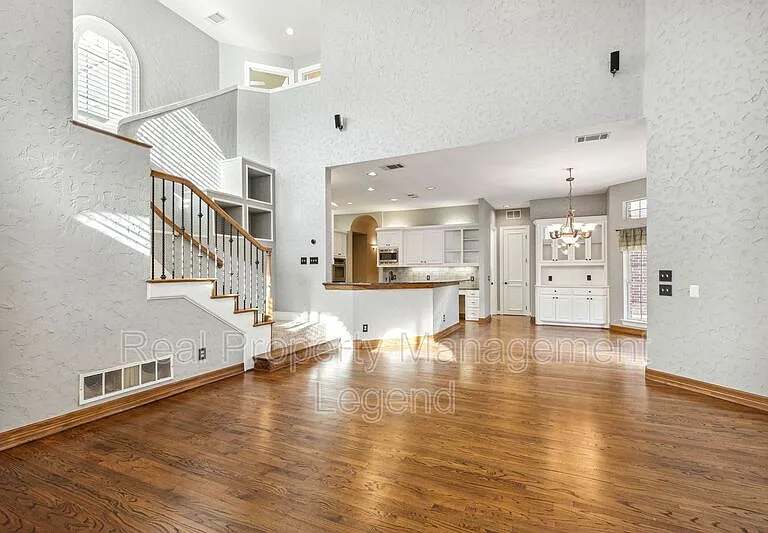 5004 Seville Ln — Photo 25