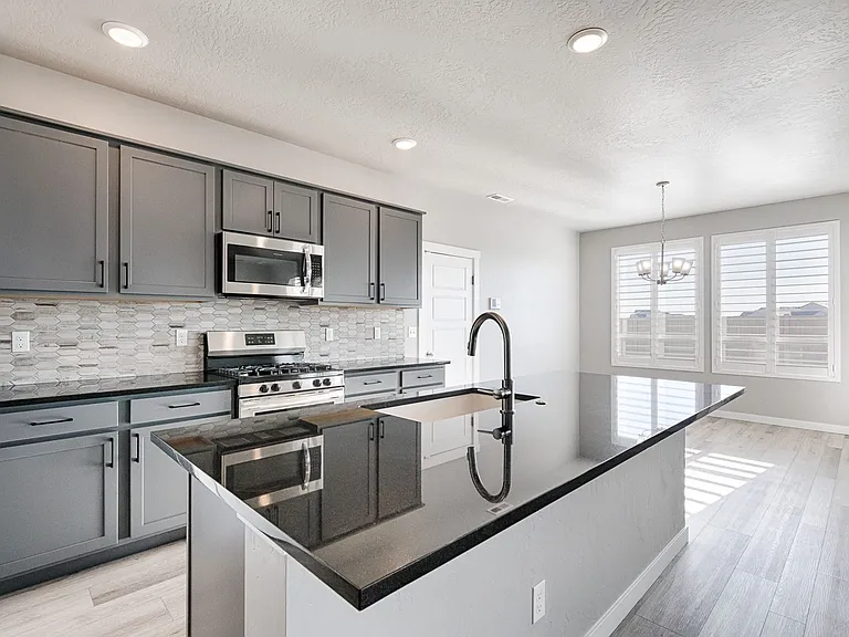 4346 N Nemea Ave — Photo 14