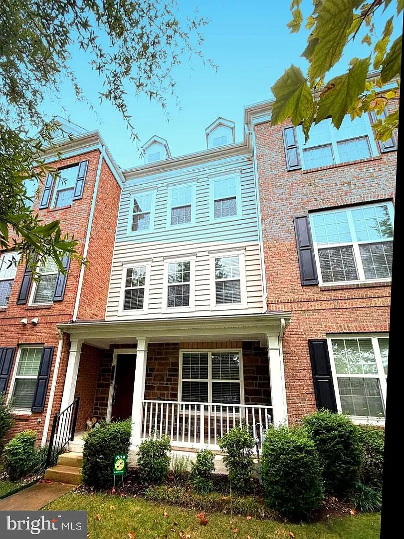 3 bed, 2.5 bath, 1528 sqft, $2,750 — Photo 1