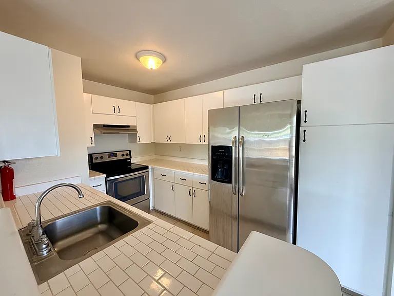 572 Mananai Pl #20-D — Photo 1