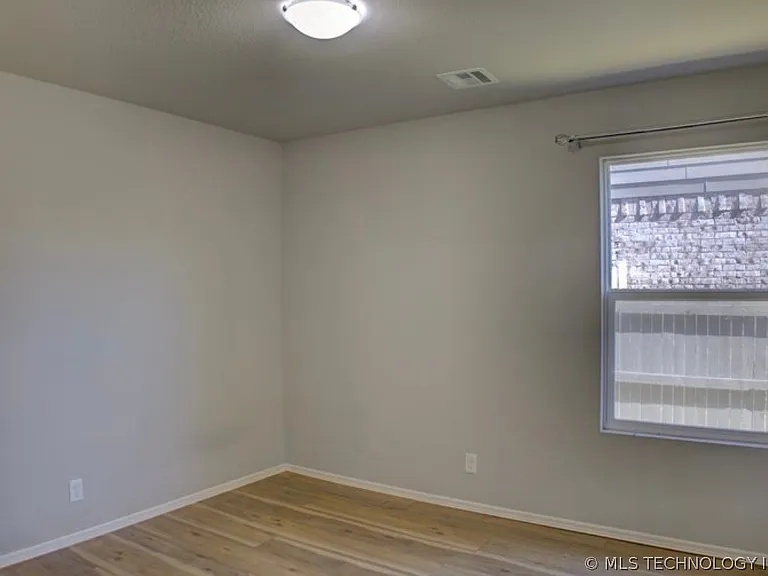 7012 S Elder Ave — Photo 25