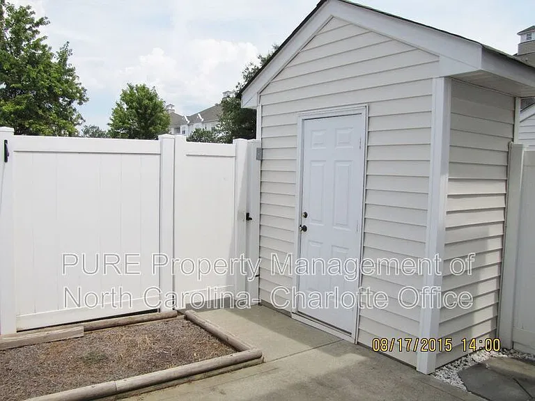 18040 Delmas Dr — Photo 30