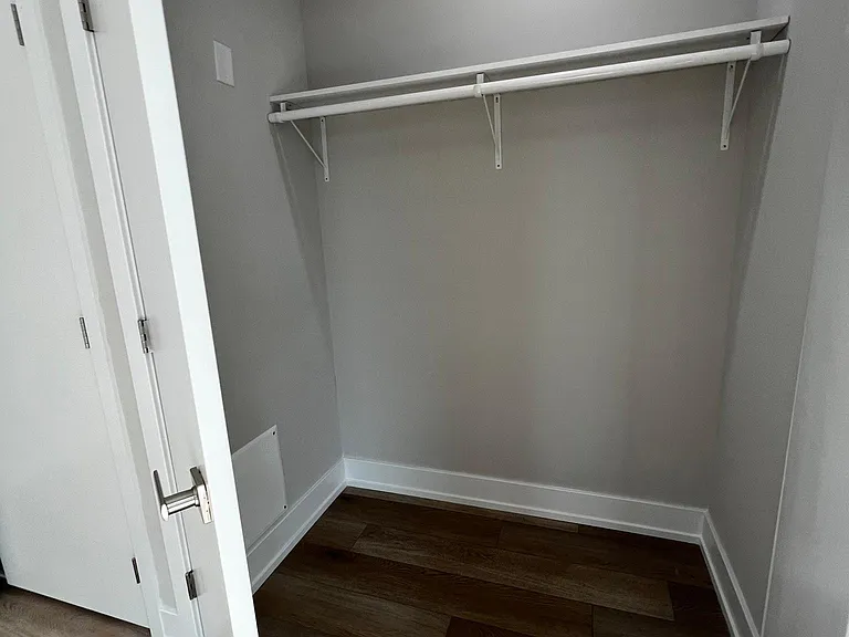 719 N 35th St #6 — Photo 13