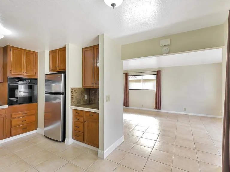 758 Candlestick Way — Photo 6