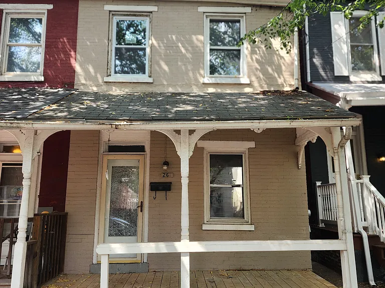 261 Beech St — Photo 1