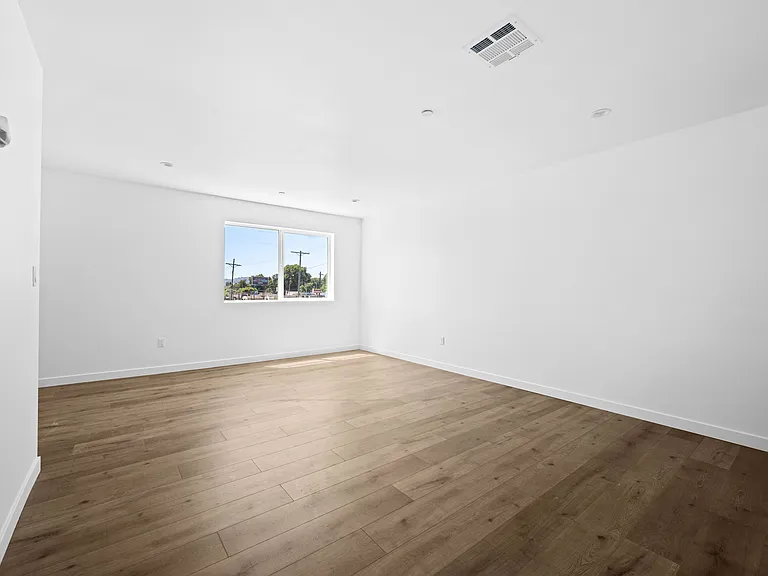 6830 Hazeltine Ave — Photo 55