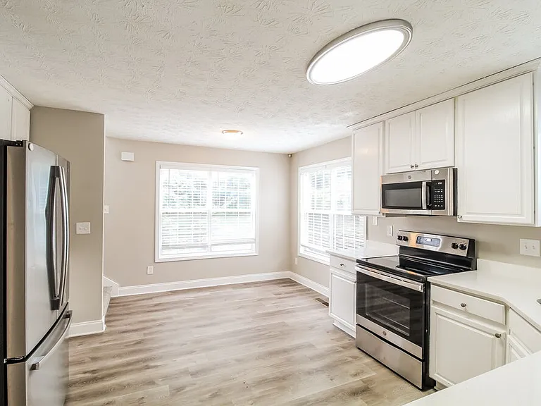 110 Rosewood Cir — Photo 10