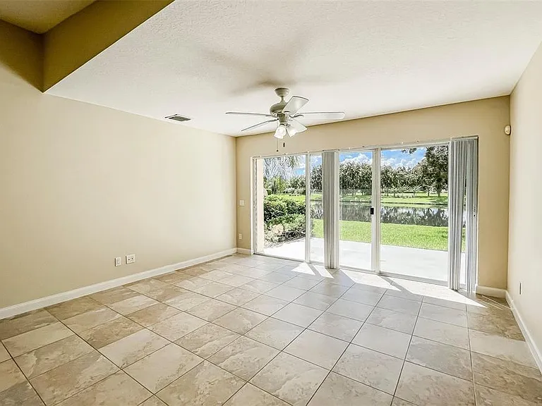 11830 Delfina Ln — Photo 15