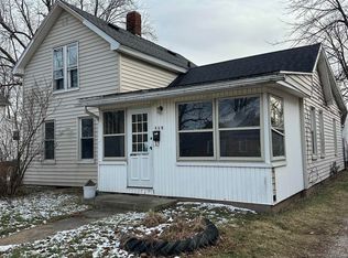 128 E Ash St, Canton, IL 61520