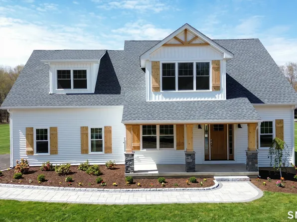 42 Holcomb Street, Simsbury, CT 06070
