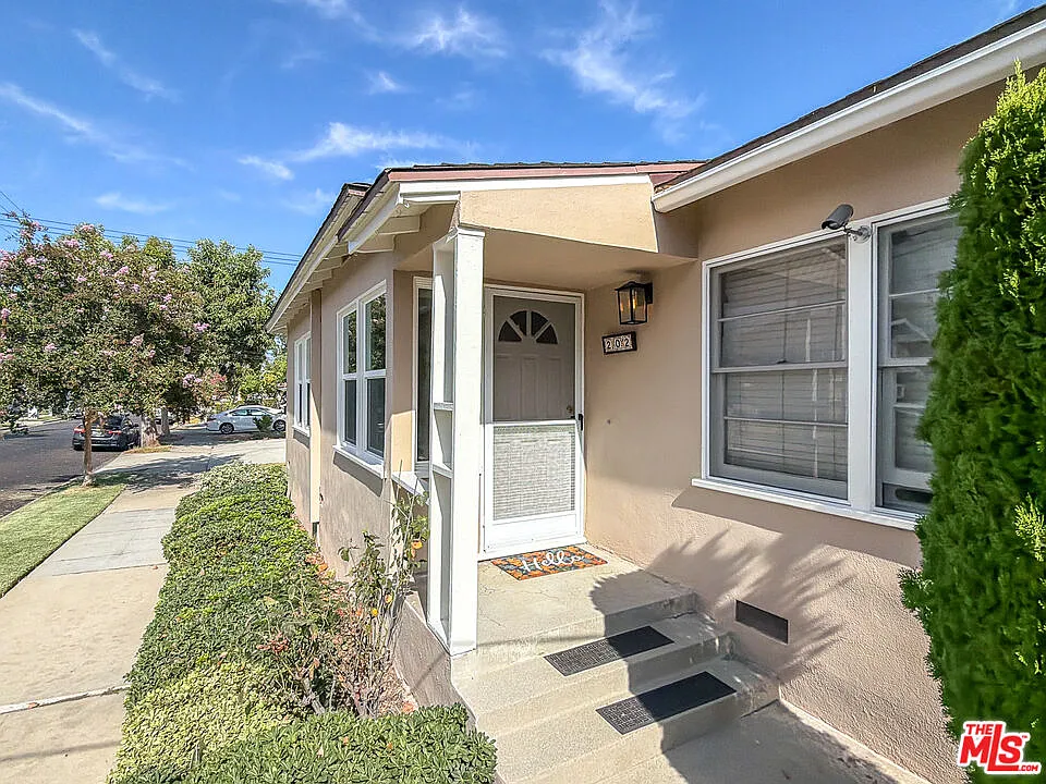 1 bed, 1.0 bath, 700 sqft, $2,450 — Photo 4