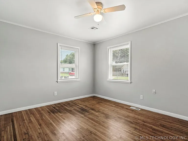 524 W Toledo St — Photo 17
