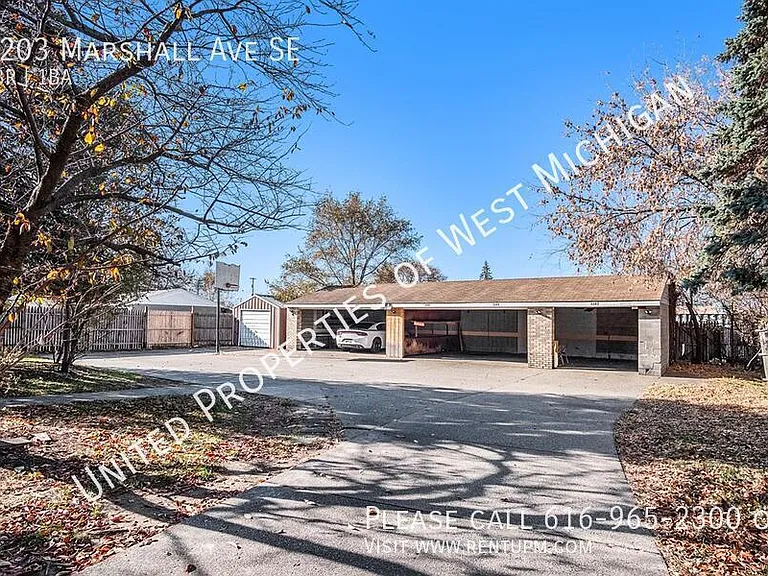 3203 Marshall Ave SE — Photo 18