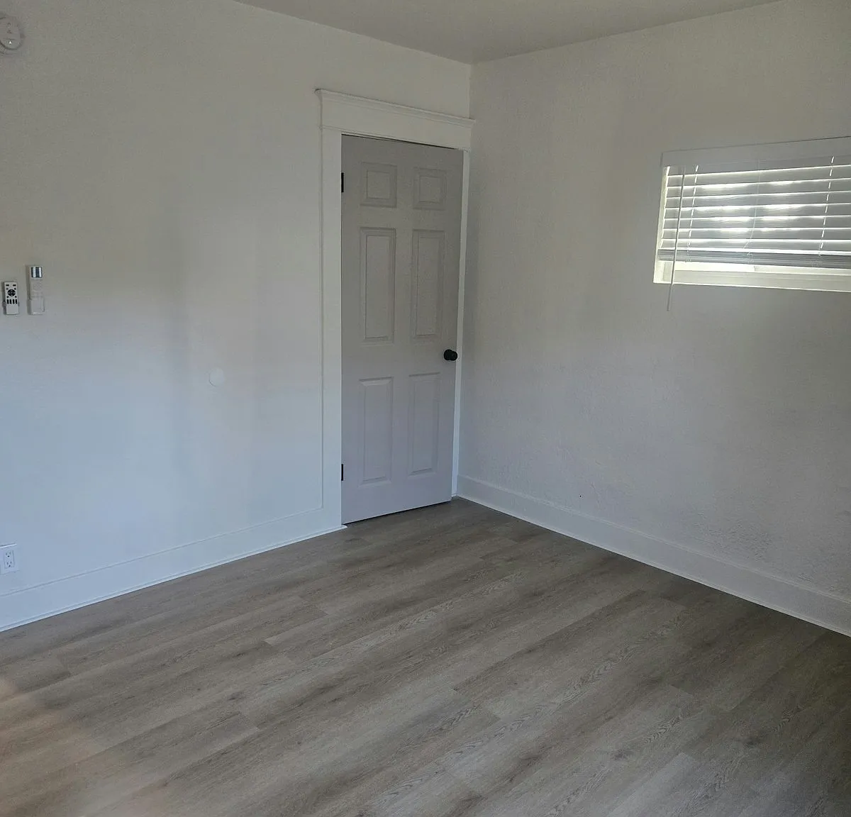 1545 West 30th Street, Unit R1 — Photo 1