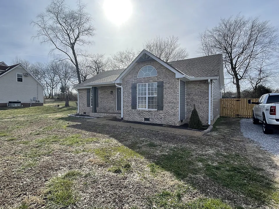 116 Cora St
