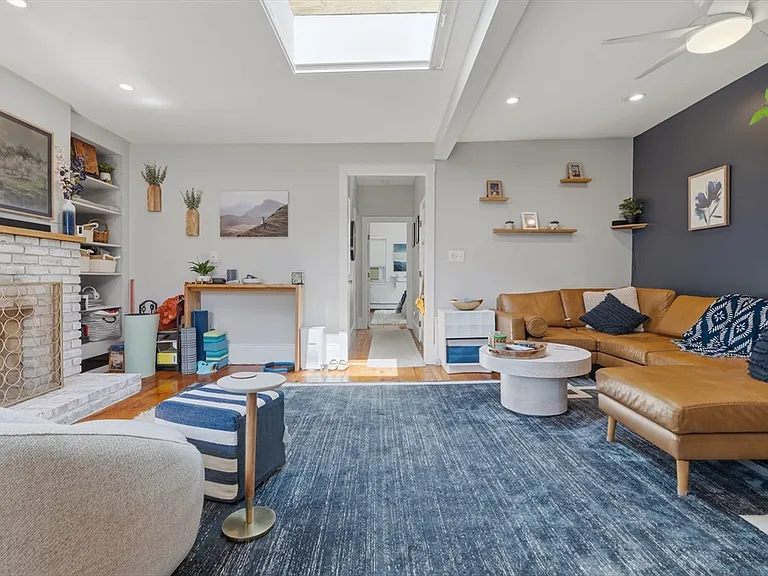 33 Mystic St #3 — Photo 4