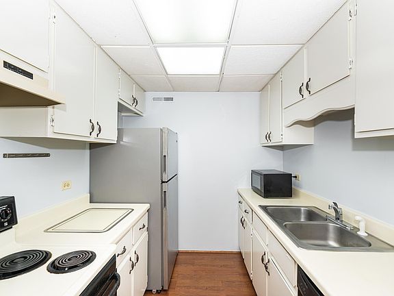 2nd image of 3857 N Parkway Dr APT 2D