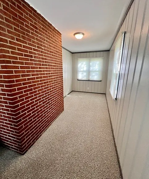 619 W La Claire Ln — Photo 4