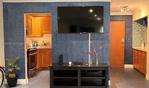 401 Golden Isles Dr #101 Photo 1
