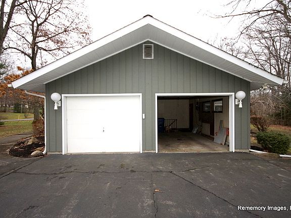 3rd image of 1213 Carmont Dr