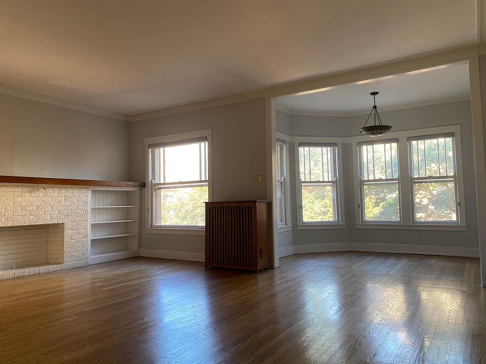 Living room/sunroom