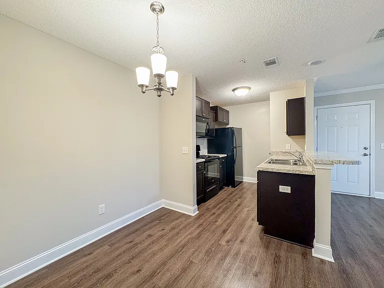 Wyngrove Apartments — Photo 18
