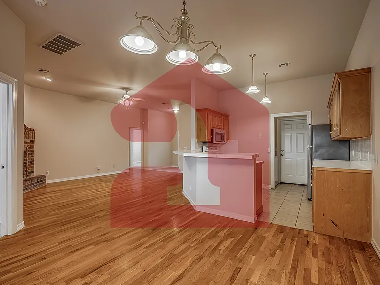 2711 Silvertree Dr — Photo 23