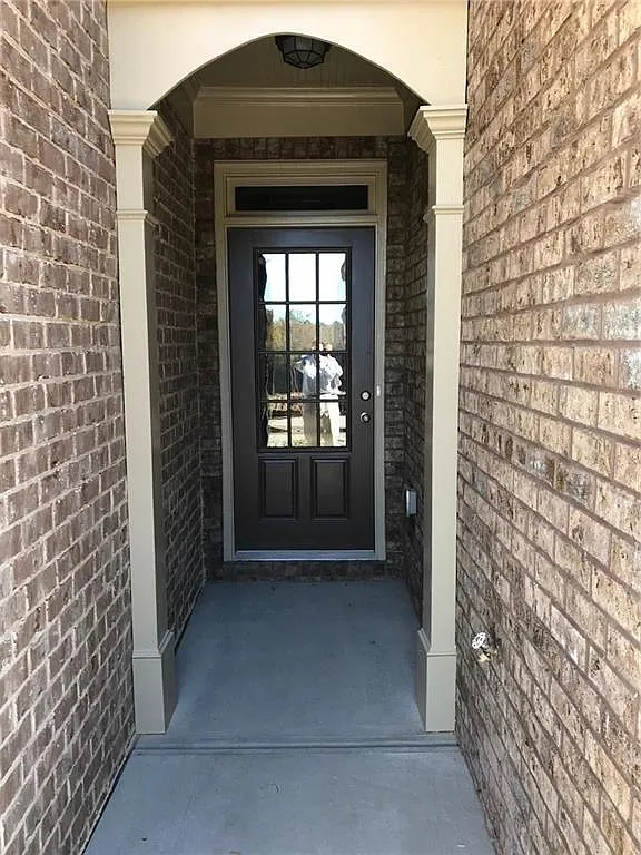 3 bed, 2.5 bath, 1811 sqft, $2,000 — Photo 2