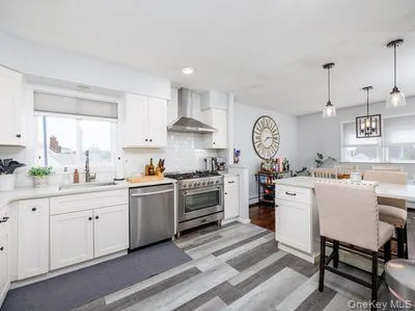 825 E Park Ave, Long Beach, NY 11561