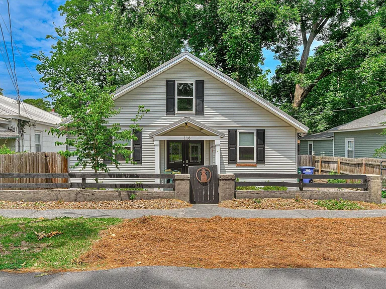 116 Edgefield Ave — Photo 2
