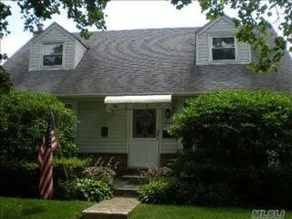 242 Buscher Ave, Valley Stream, NY 11580