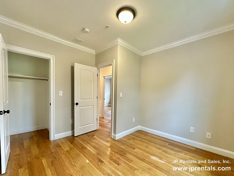 3411 Washington St #3 — Photo 10