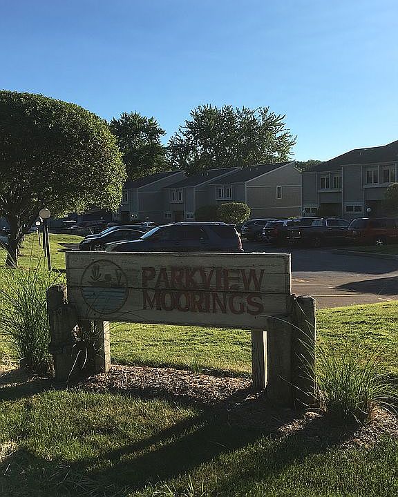 Parkview Moorings sign