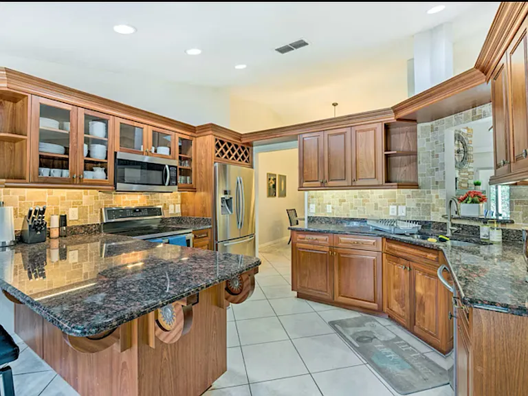 394 Seminole Ave — Photo 8