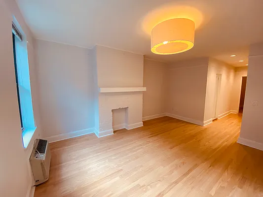 Rented by Metropolis Real Estate of Manhattan | media 7