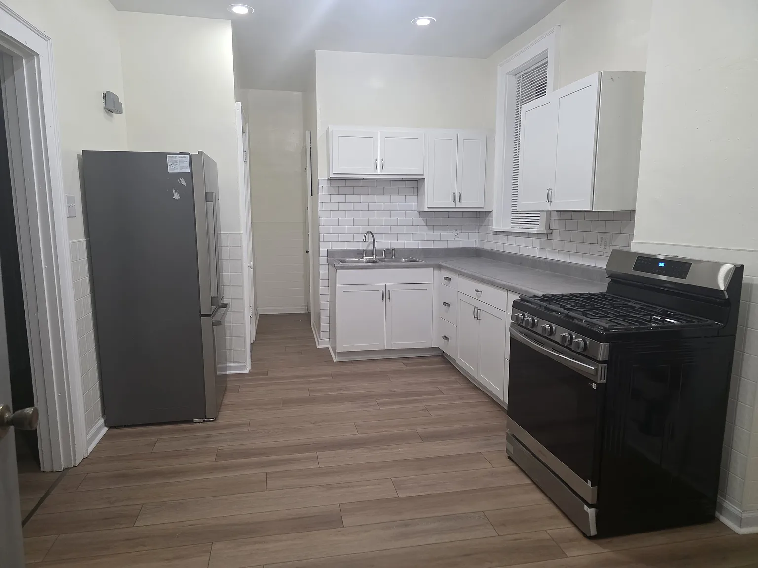 4130 Farlin Ave — Photo 2