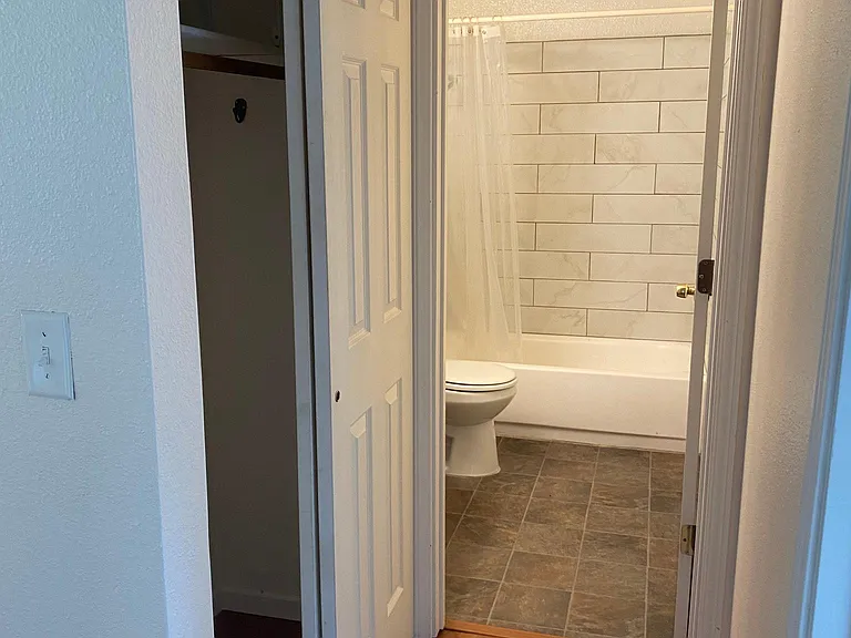 1149 Kamm St — Photo 6