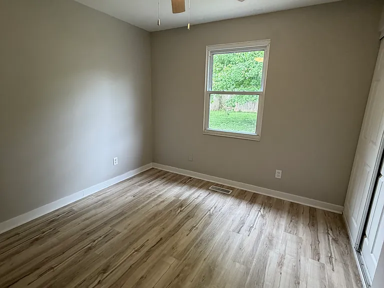 2205 Versailles Dr — Photo 8