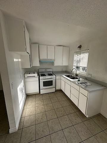 1st image of 25220 Park Ave APT 2
