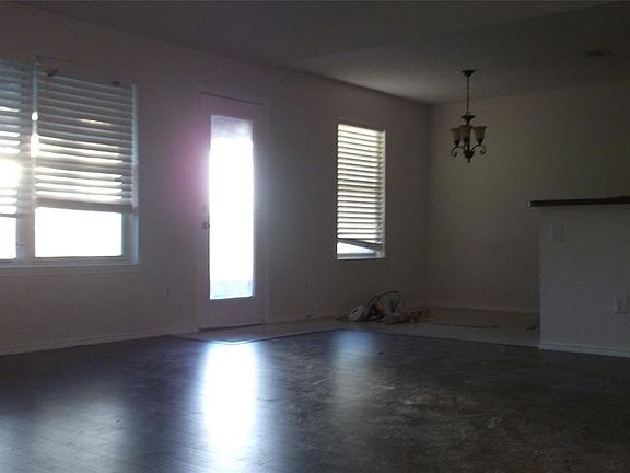 3rd image of 1601 Coastline Ln