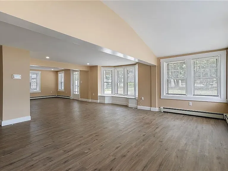 14 W Natick Rd — Photo 19