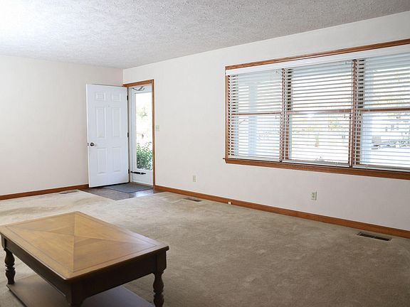 5th image of 1461 Martha Dr