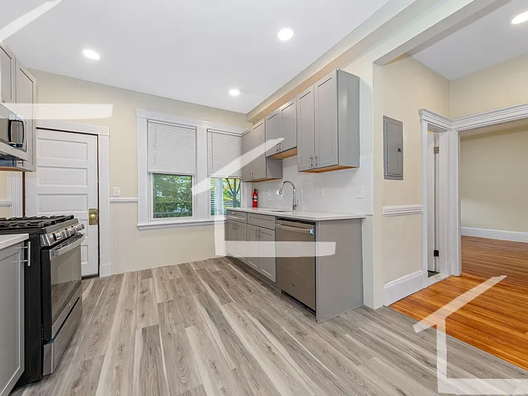 3-44 Brackett St #3 — Photo 5