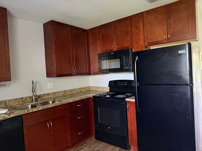 502 Varsity St #502 — Photo 2