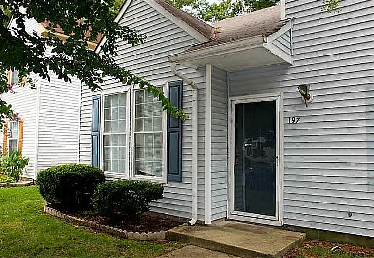 197 Lees Mill Dr — Photo 1
