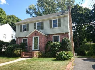 206 Weld St, West Roxbury, MA 02132