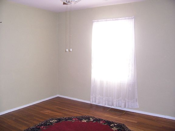 Master Bedroom-Hardwood Floors
