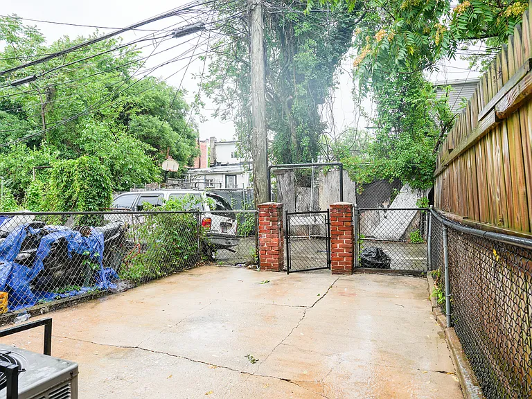 Homestead St — Photo 28