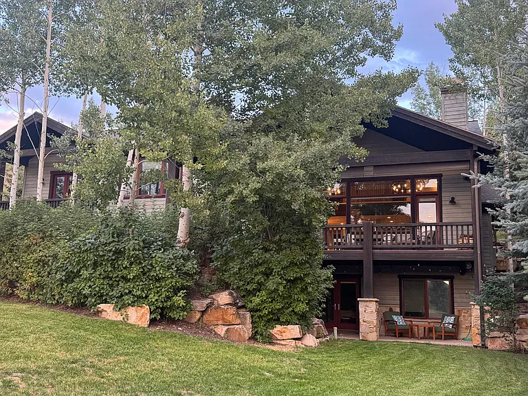 2060 Paddington Dr — Photo 1
